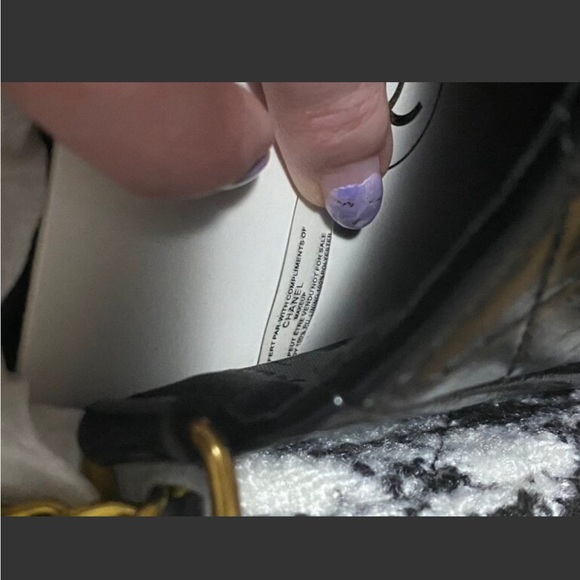 CHANEL VIP GWP Black Quilted Crossbody Phone Bag with Houndstooth Coin Pouch - Picture 10 of 16